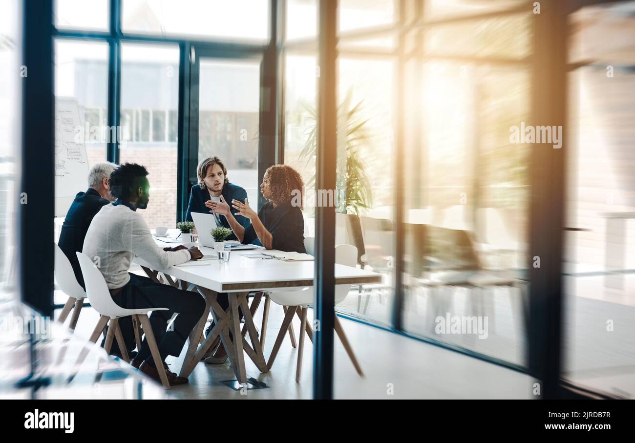Business people boardroom talk hi-res stock photography and images - Alamy