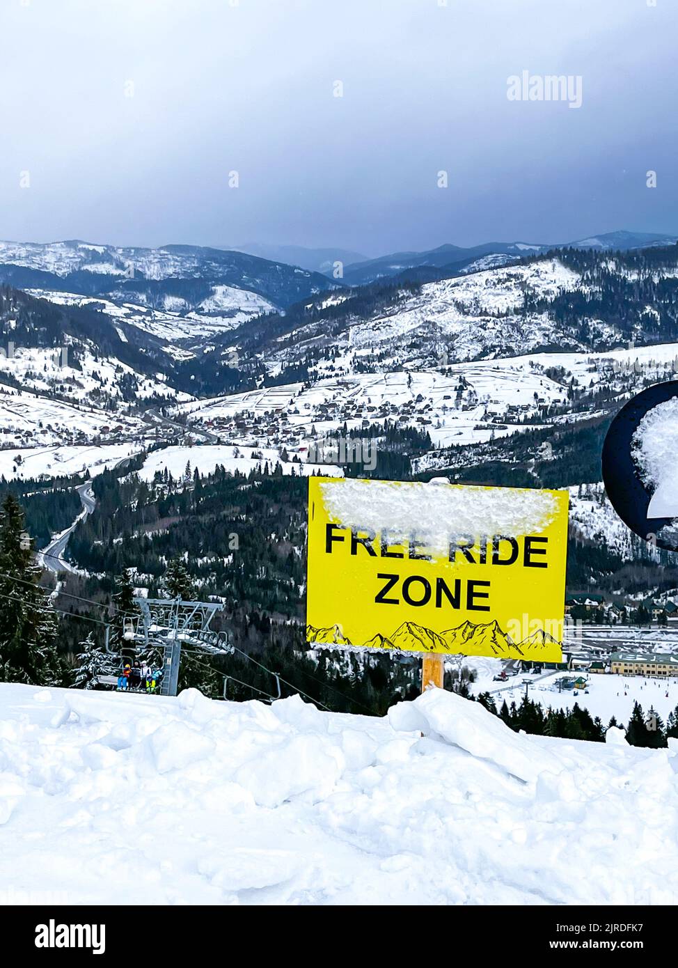 Danger warning sign ski resort hi-res stock photography and images 