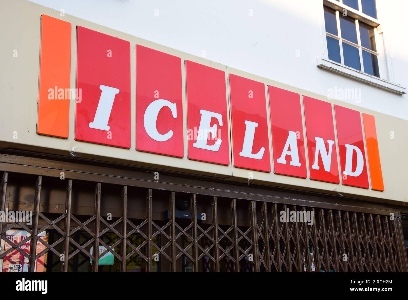 Holywell, Flintshire, UK: Aug 14, 2022: Iceland Supermarket on the High Street Stock Photo