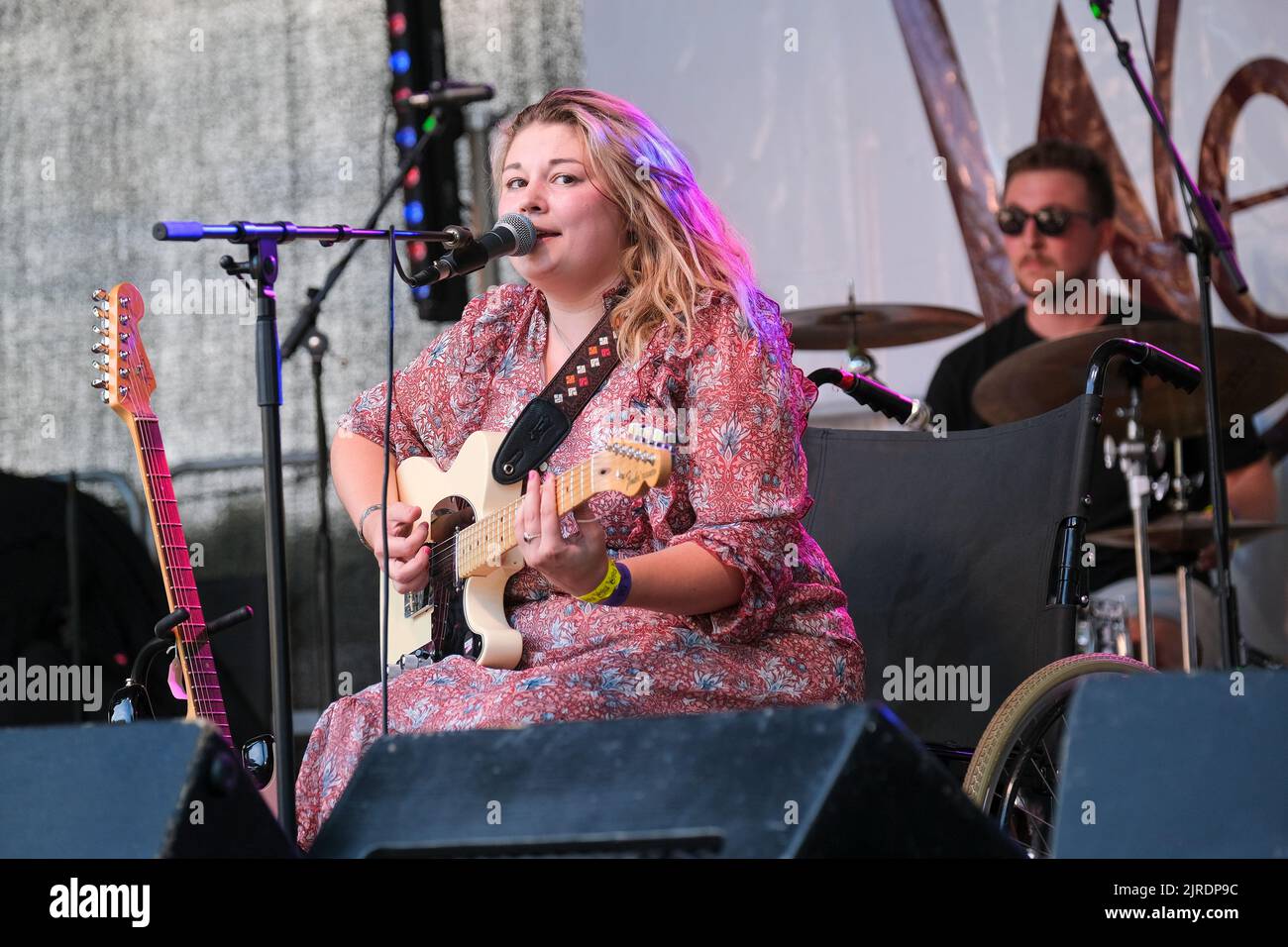 Polly Haynes performing at Weyfest Festival, Tilford, England, UK. August 21, 2022 Stock Photo