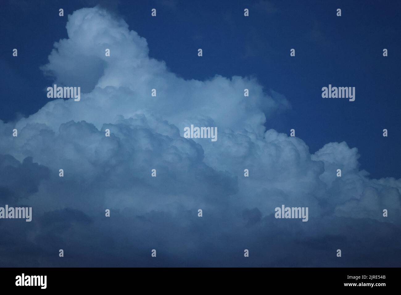 Gewitterwolken über dem Gardasee in Italien Stock Photo