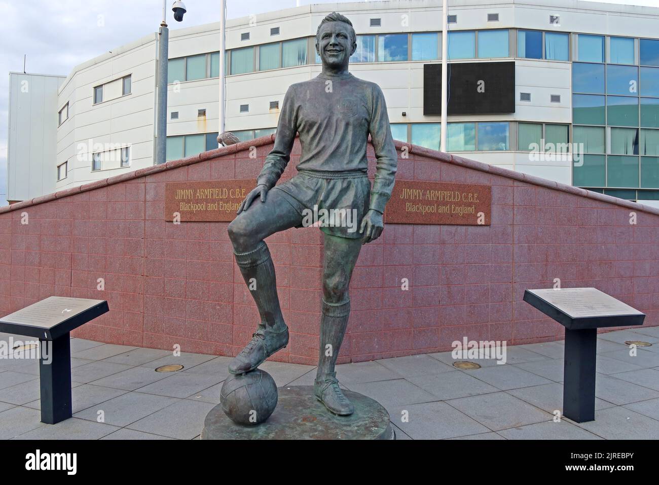 Jimmy Armfield (James Christopher Armfield) statue at Bloomfield Road, Blackpool, Lancs, England, UK, FY1 6JJ, by Sculptor Les Johnson Stock Photo