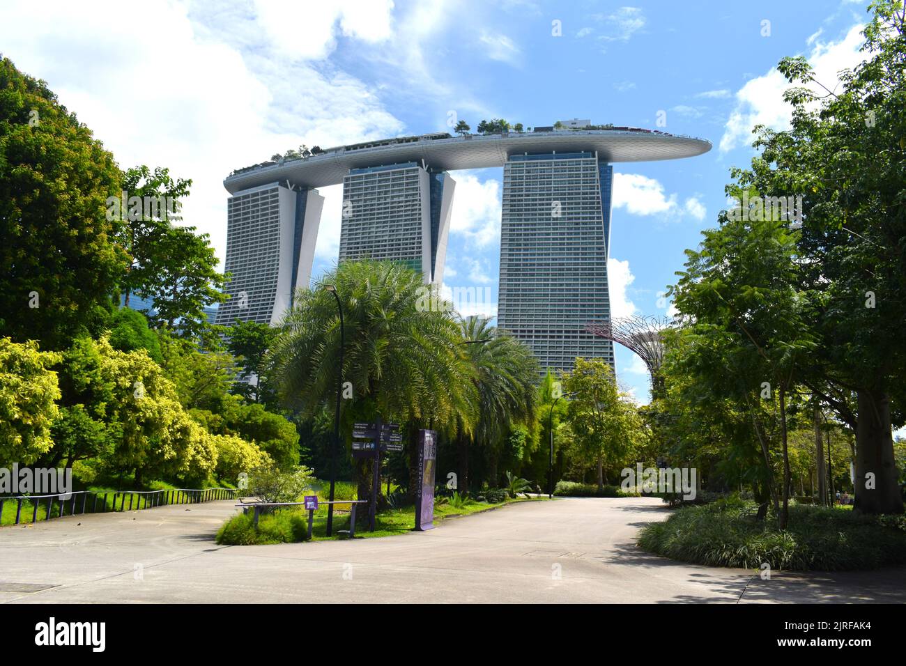 Mbs singapore hi-res stock photography and images - Alamy