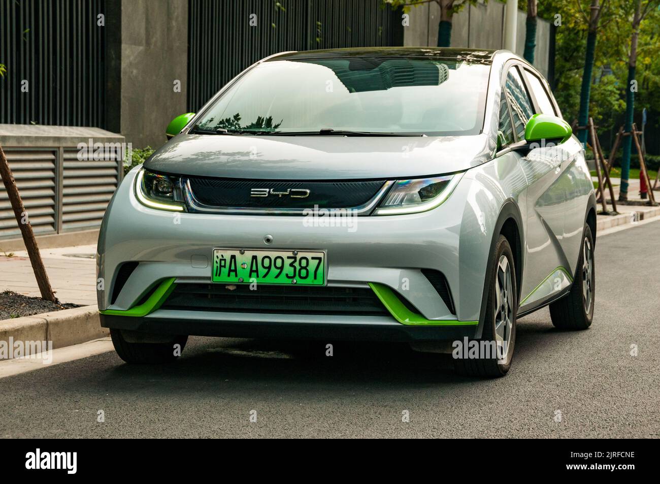 Small electric car hi-res stock photography and images - Alamy