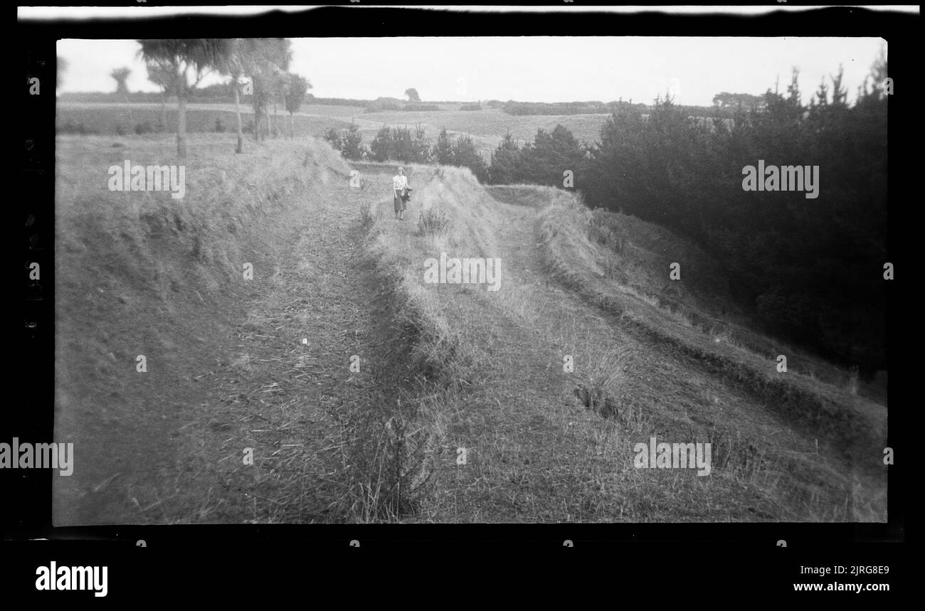 Turuturu Mokai old pa, near Hawera (31) , 16 March 1941, by Leslie