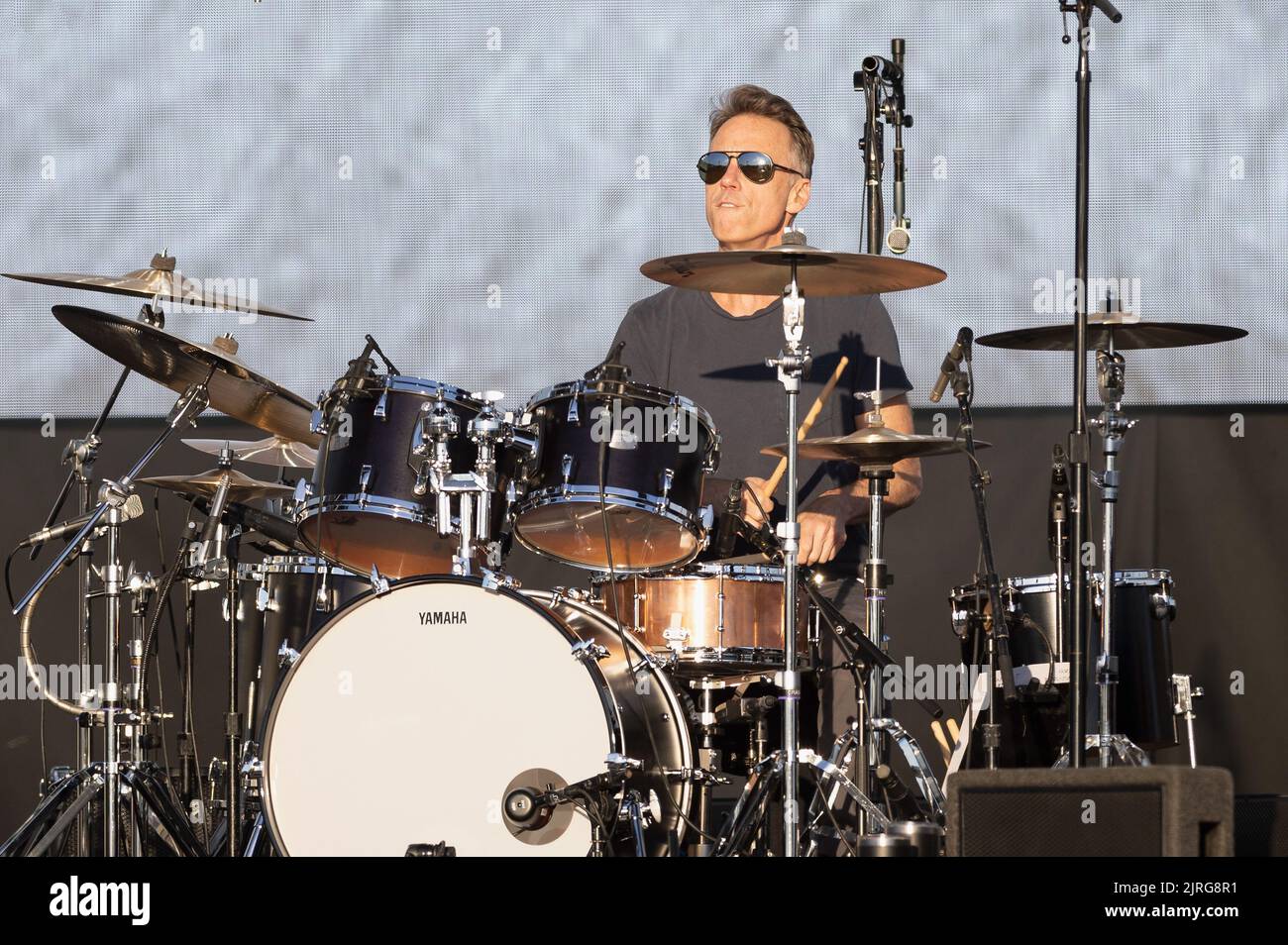 Drummer matt cameron hi-res stock photography and images - Alamy