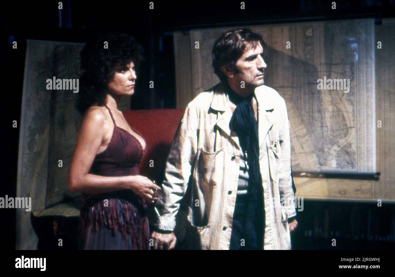 ADRIENNE BARBEAU, HARRY DEAN STANTON, ESCAPE FROM NEW YORK, 1981 Stock Photo