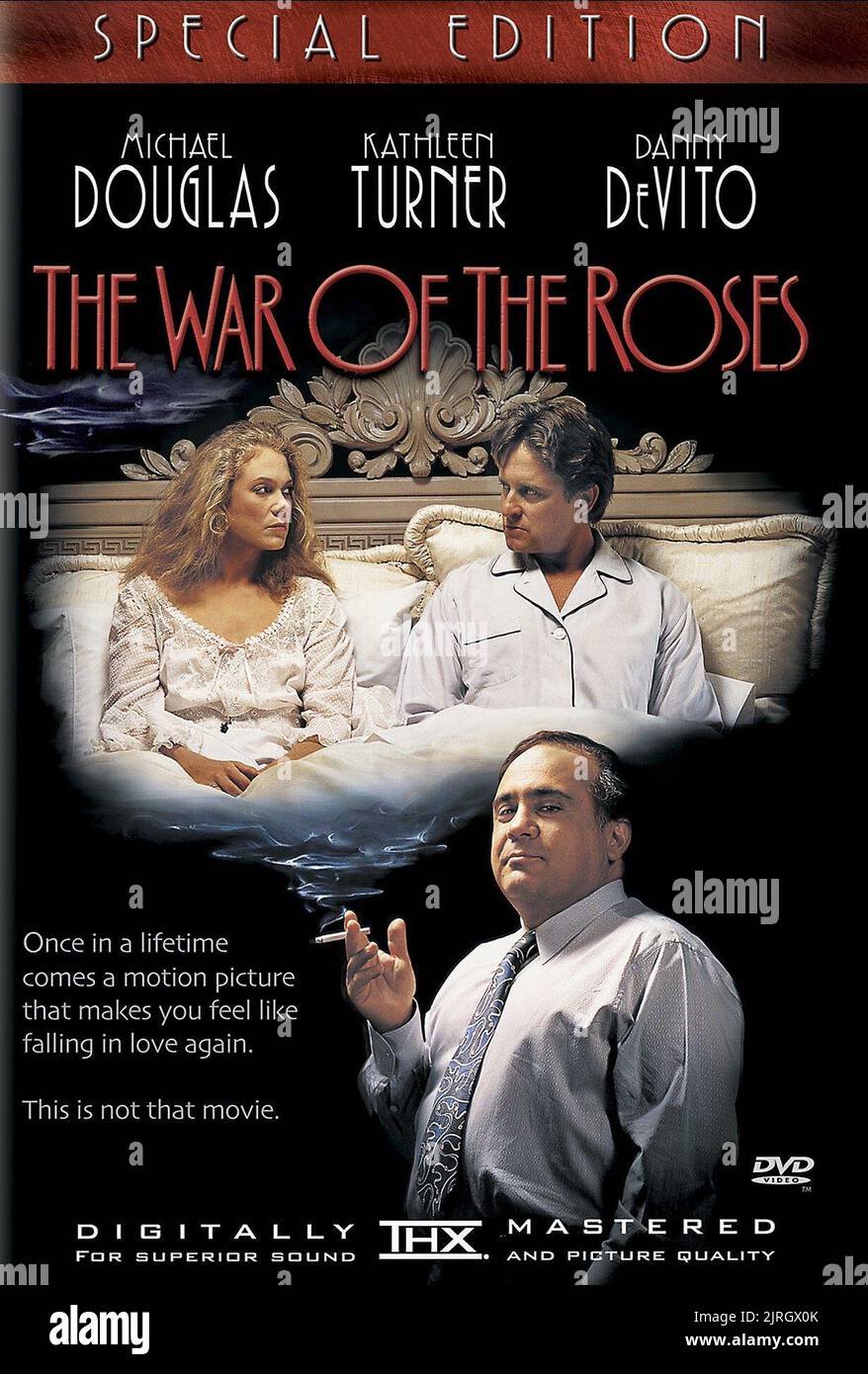 DANNY DEVITO, MICHAEL DOUGLAS, KATHLEEN TURNER POSTER, THE WAR OF THE ROSES, 1989 Stock Photo