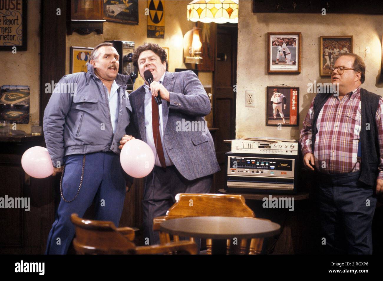 George wendt hi-res stock photography and images - Alamy
