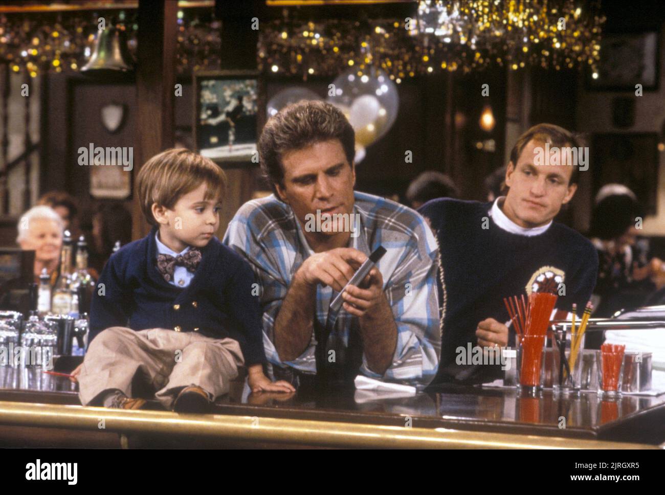 TED DANSON, WOODY HARRELSON, CHEERS, 1982 Stock Photo Alamy