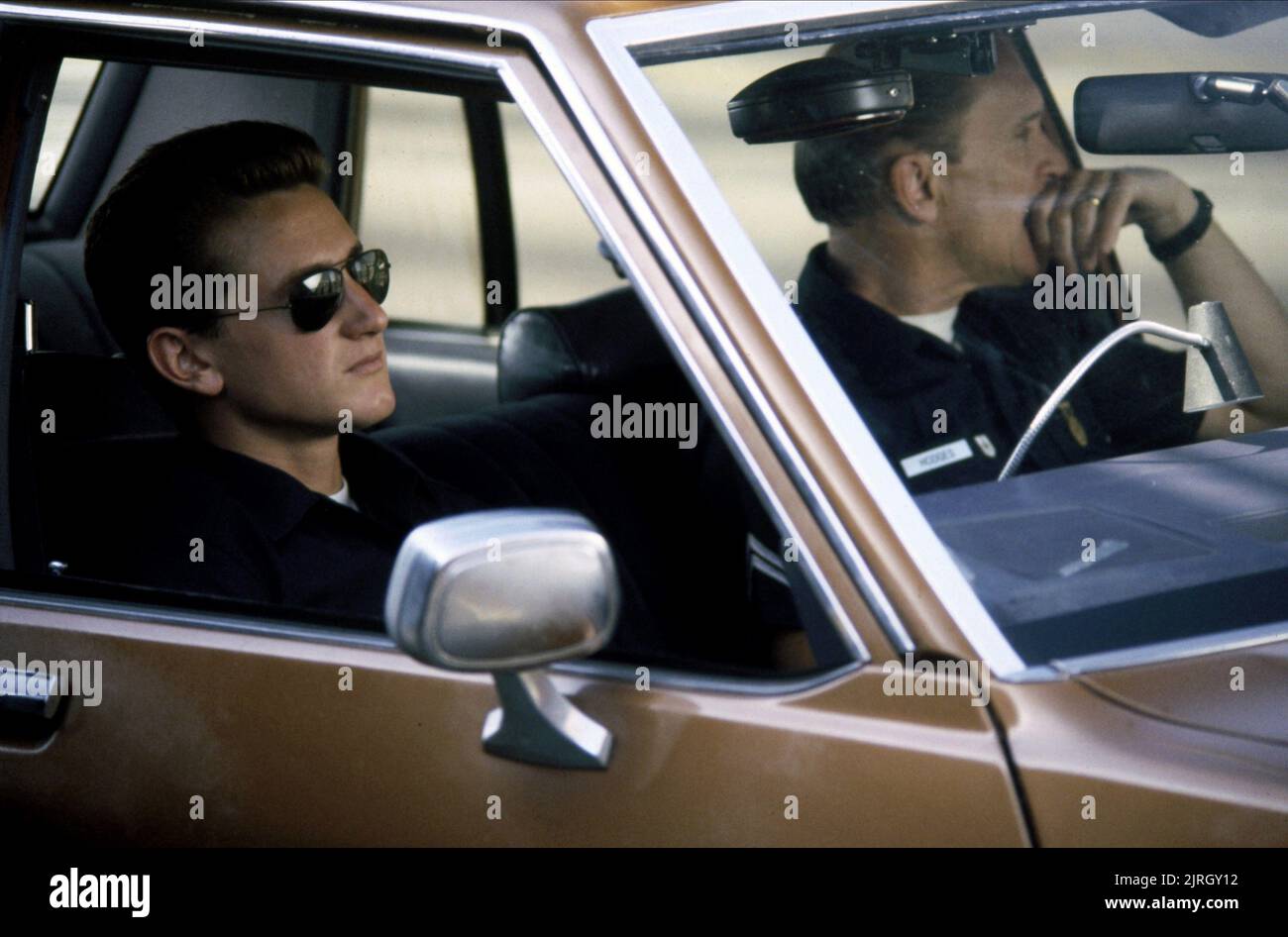 SEAN PENN, ROBERT DUVALL, COLORS, 1988 Stock Photo Alamy