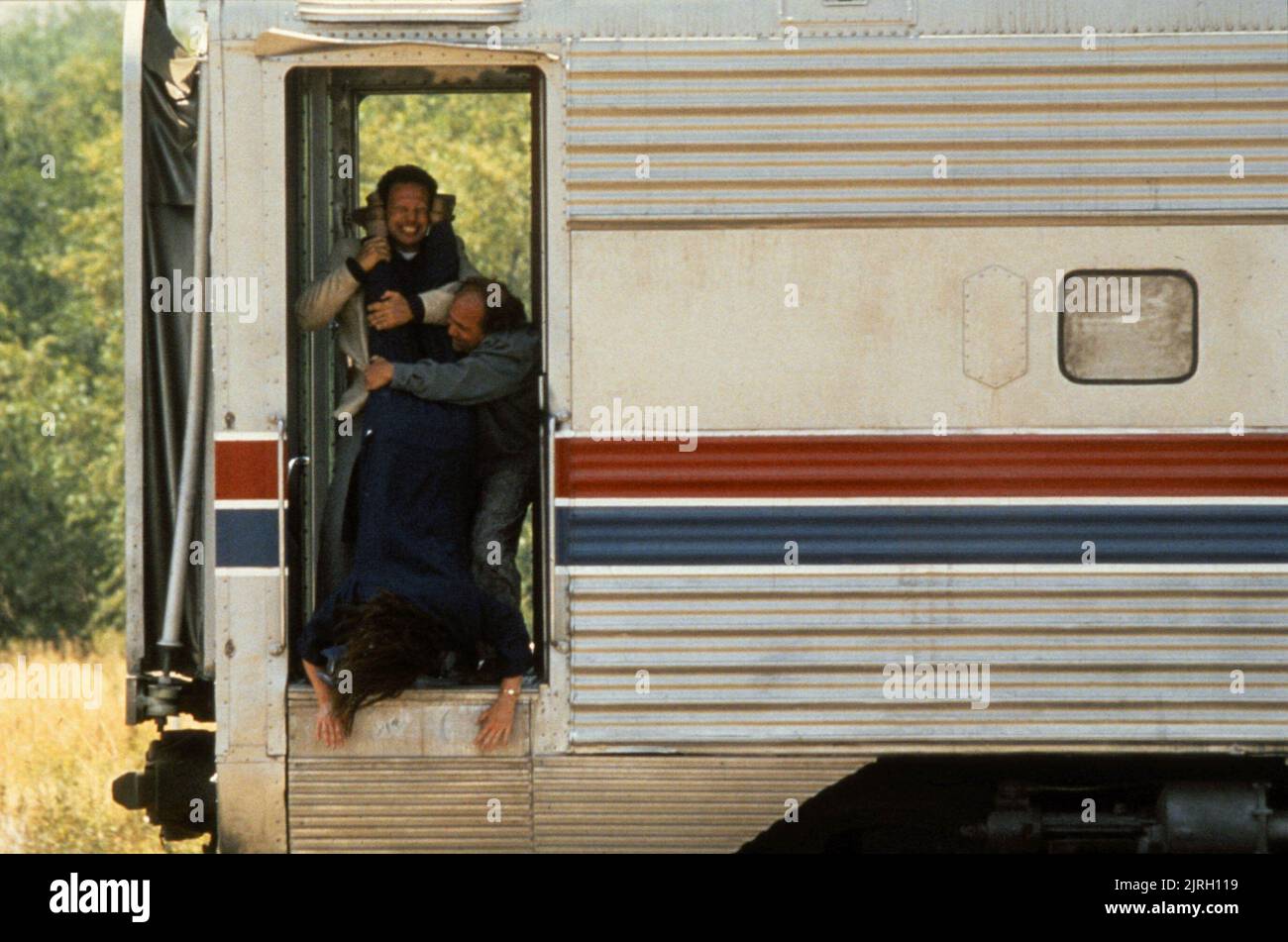 DANNY DEVITO, BILLY CRYSTAL, ANNE RAMSEY, THROW MOMMA FROM THE TRAIN