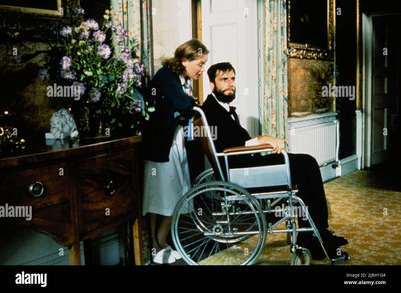 RUTH MCCABE, DANIEL DAY-LEWIS, MY LEFT FOOT, 1989 Stock Photo