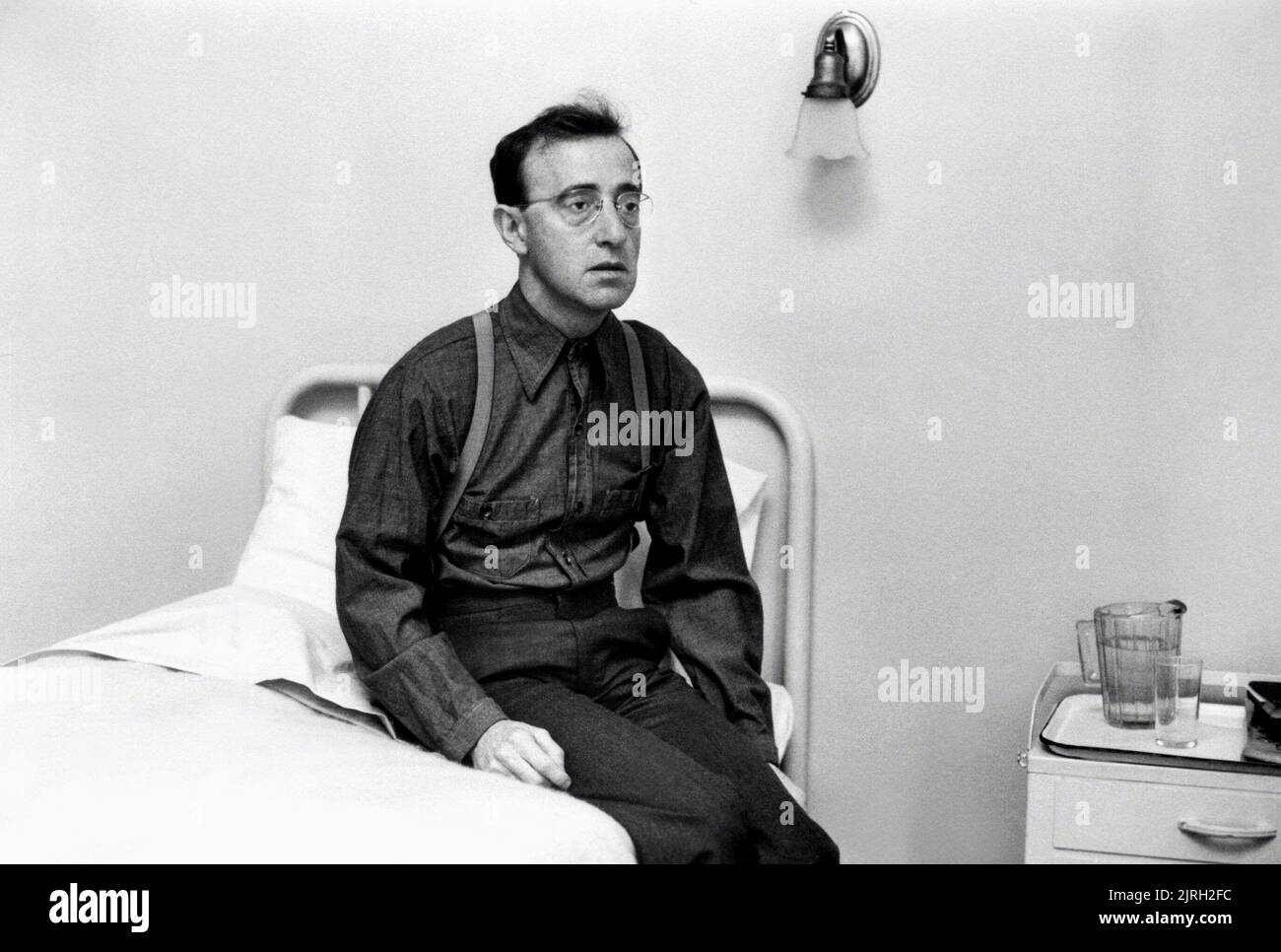 WOODY ALLEN ZELIG 1983 Stock Photo Alamy
