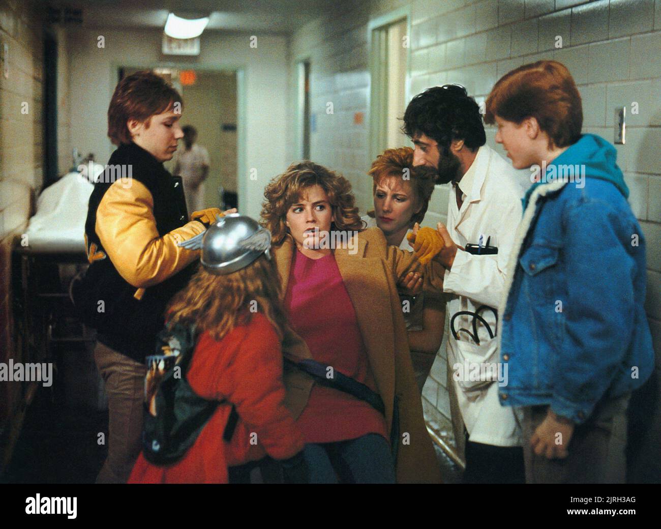 KEITH COOGAN, MAIA BREWTON, ELISABETH SHUE, ANTHONY RAPP ETC, A NIGHT ON THE TOWN: ADVENTURES IN BABYSITTING, 1987 Stock Photo