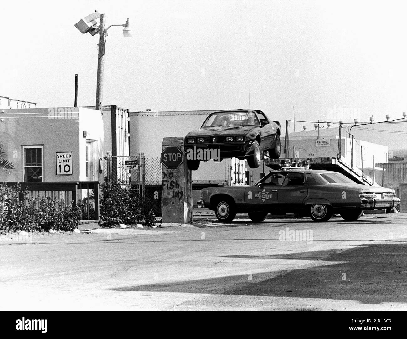 CAR STUNT SCENE, SMOKEY AND THE BANDIT RIDE AGAIN, 1980 Stock Photo