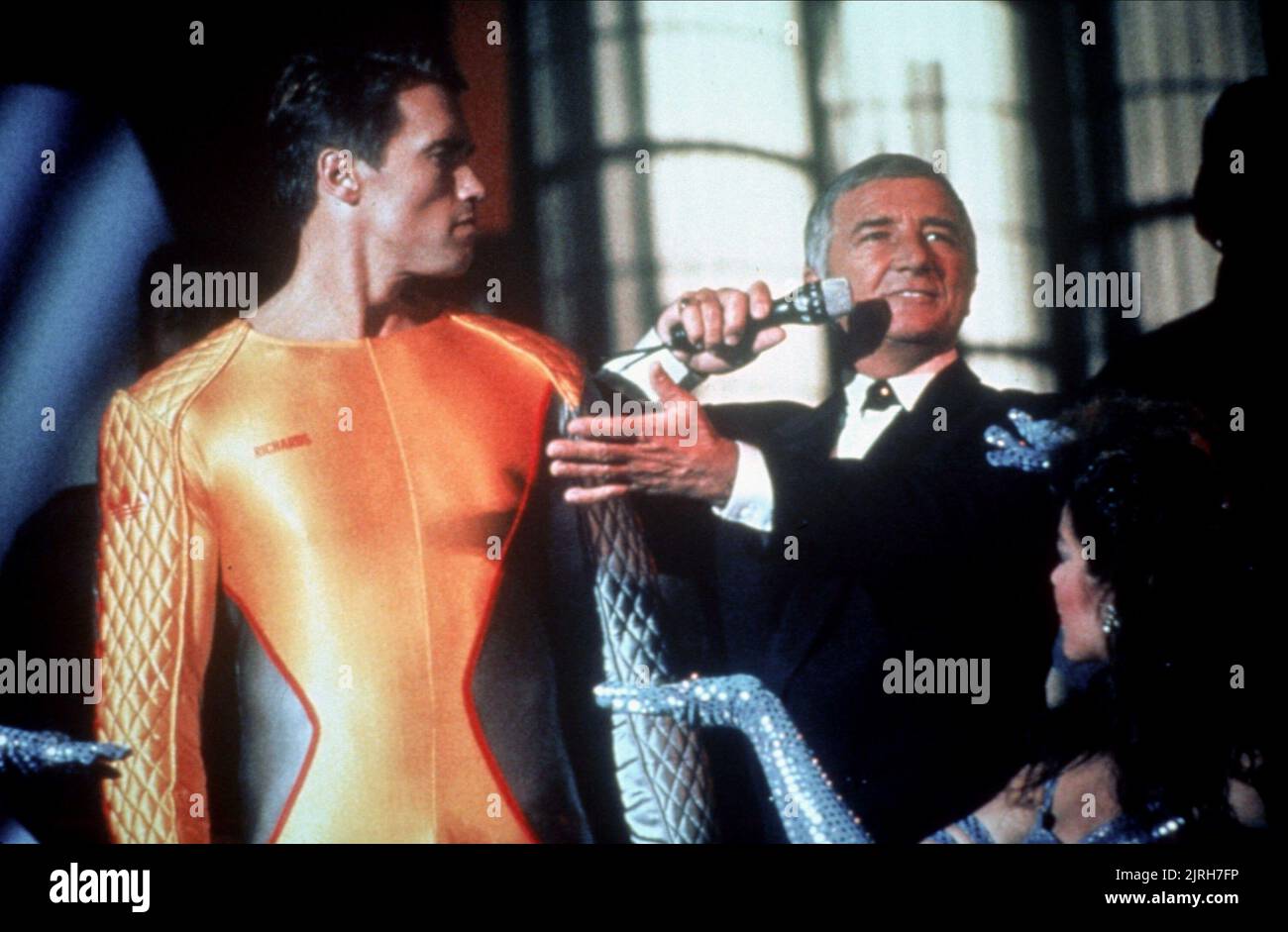 ARNOLD SCHWARZENEGGER, RICHARD DAWSON, THE RUNNING MAN, 1987 Stock Photo Alamy