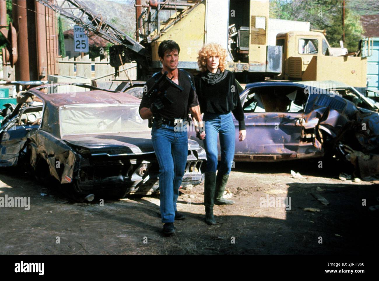 Die City-Cobra, (COBRA) USA 1986, Regie: George Pan Cosmatos, SYLVESTER  STALLONE, BRIGITTE NIELSEN, Stichwort: MP, Maschinenpistole Stock Photo -  Alamy
