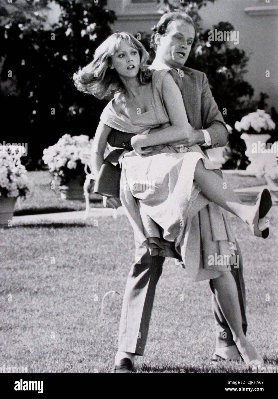 SHELLEY LONG, KELSEY GRAMMER, CHEERS, 1986 Stock Photo Alamy