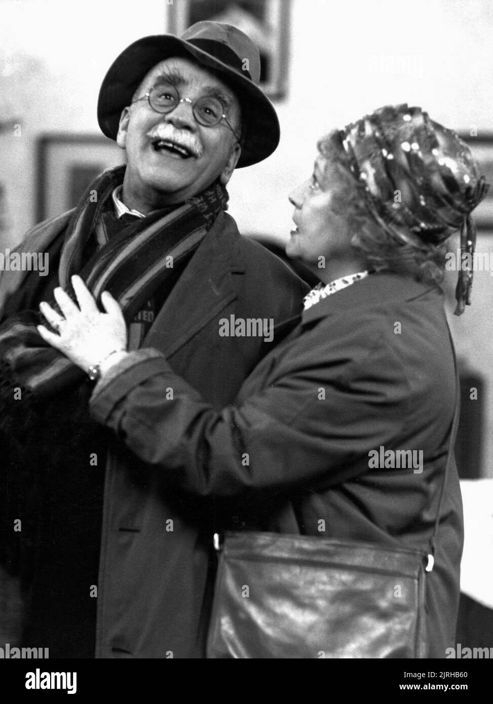 WARREN MITCHELL, CARMEL MCSHARRY, IN SICKNESS AND IN HEALTH, 1985 Stock Photo