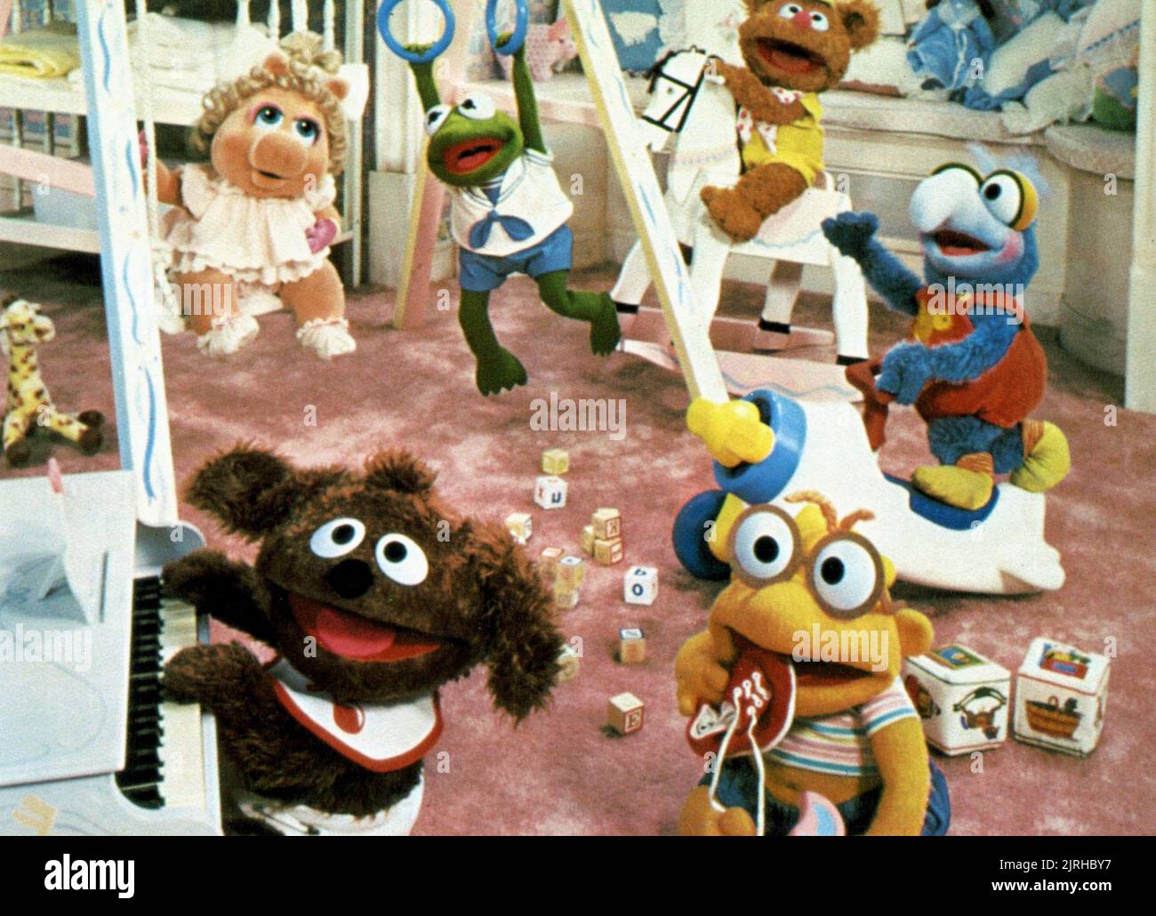 FOZZIE BEAR, MISS PIGGY, KERMIT, GONZO, SCOOTER, ROWLF, THE MUPPETS TAKE MANHATTAN, 1984 Stock Photo