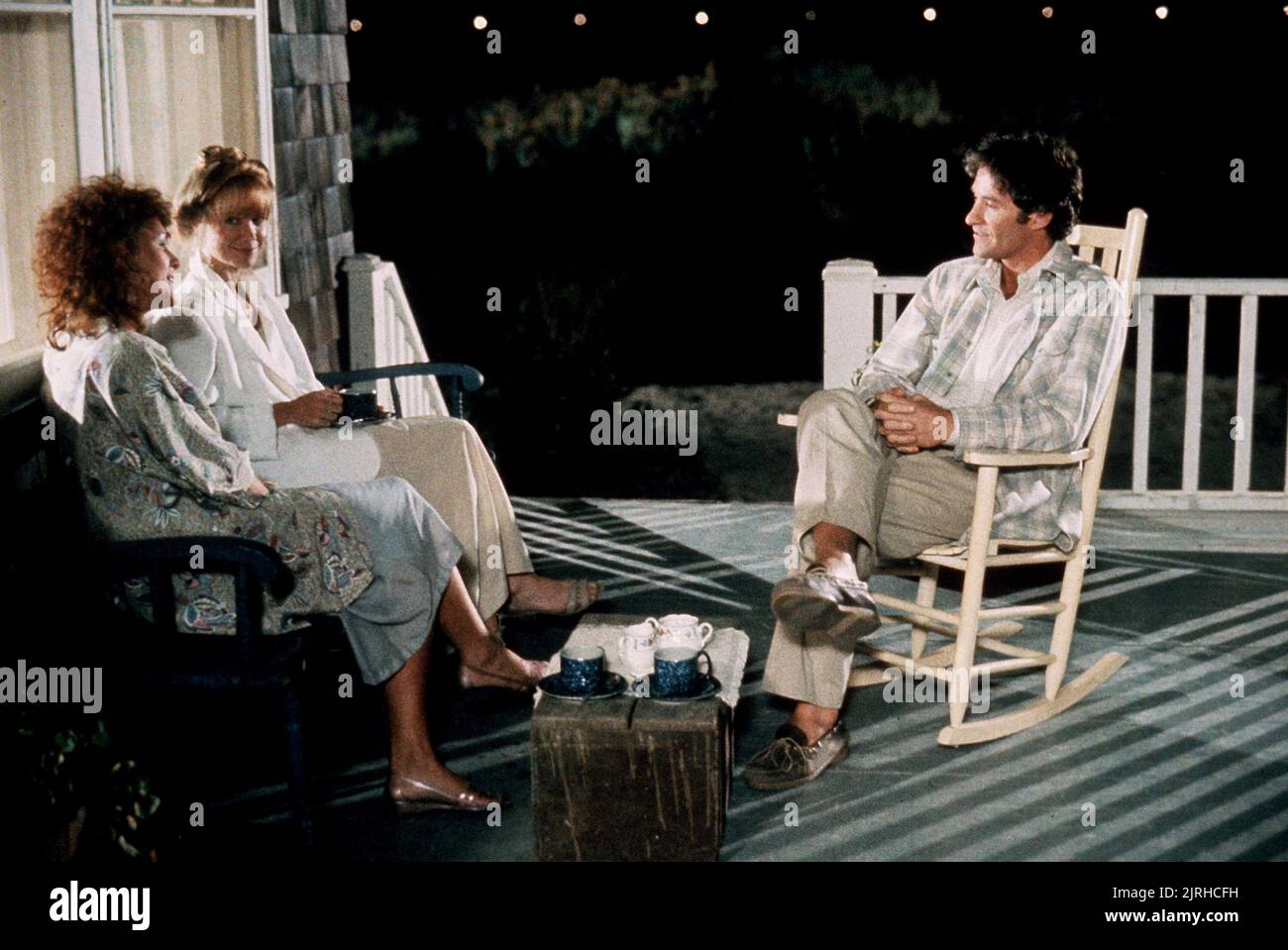 BONNIE BEDELIA, SISSY SPACEK, KEVIN KLINE, VIOLETS ARE BLUE, 1986 Stock