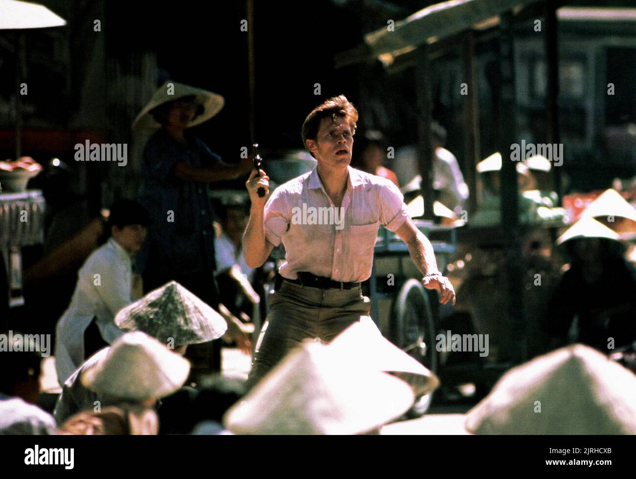 WILLEM DAFOE, OFF LIMITS, 1988 Stock Photo Alamy