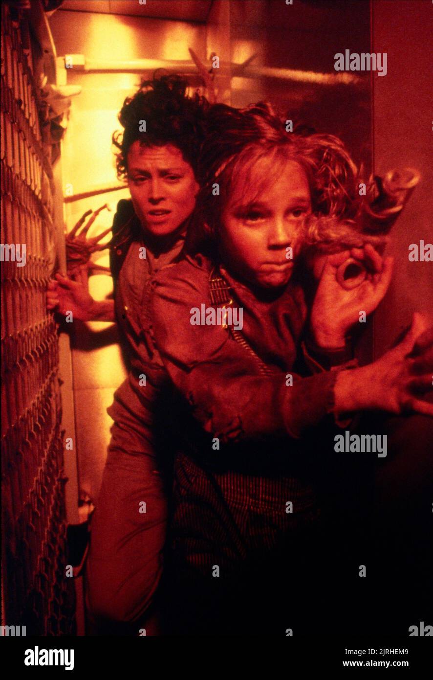 SIGOURNEY WEAVER, CARRIE HENN, ALIENS, 1986 Stock Photo Alamy