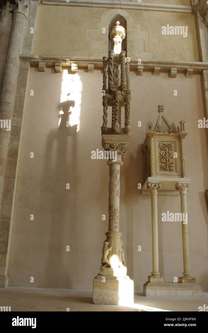 Manoppello - Abruzzo - Abbey of Santa Maria d'Arabona - The stone tabernacle leaning against the wall and the precious candelabrum Stock Photo