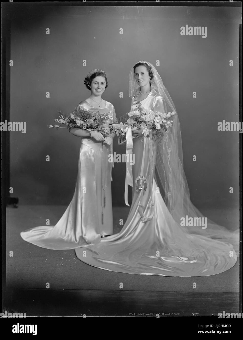 1930s studio wedding portrait Black and White Stock Photos & Images - Alamy