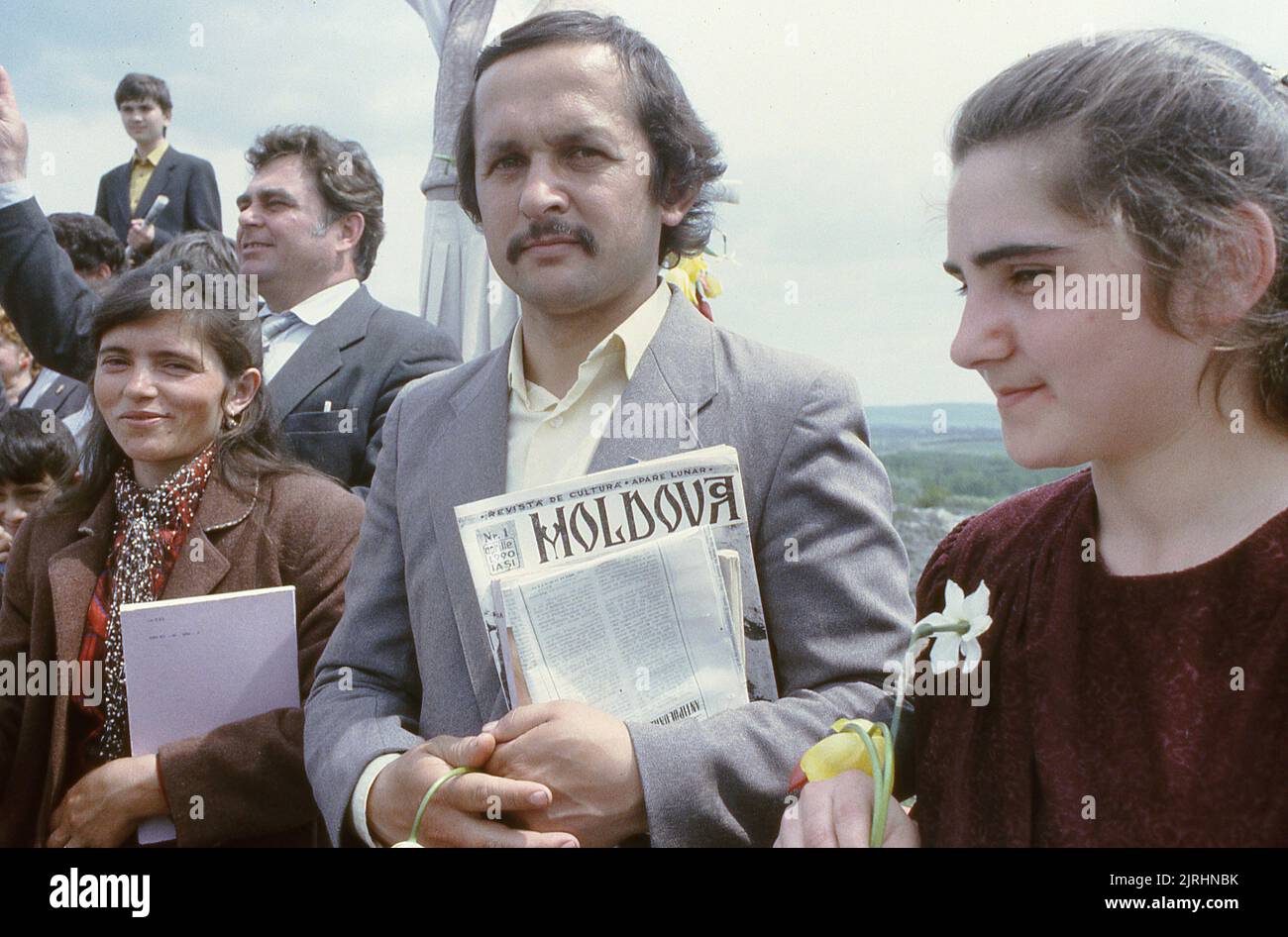 May 6, 1990, Botosani County, Romania. The Bridge of Flowers (Podul de Flori) event along the Prut River, that separated Romania and the Moldavian Socialist Republic. People were allowed for the first time since WWII to cross the border to their 'brothers' without a passport or visa. Stock Photo