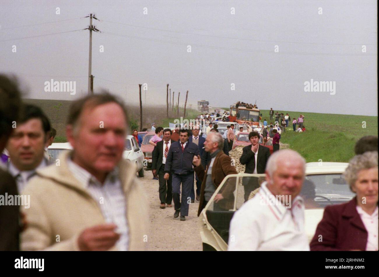 May 6, 1990, Botosani County, Romania. The Bridge of Flowers (Podul de Flori) event along the Prut River, that separated Romania and the Moldavian Socialist Republic. People were allowed for the first time since WWII to cross the border to their 'brothers' without a passport or visa. Stock Photo