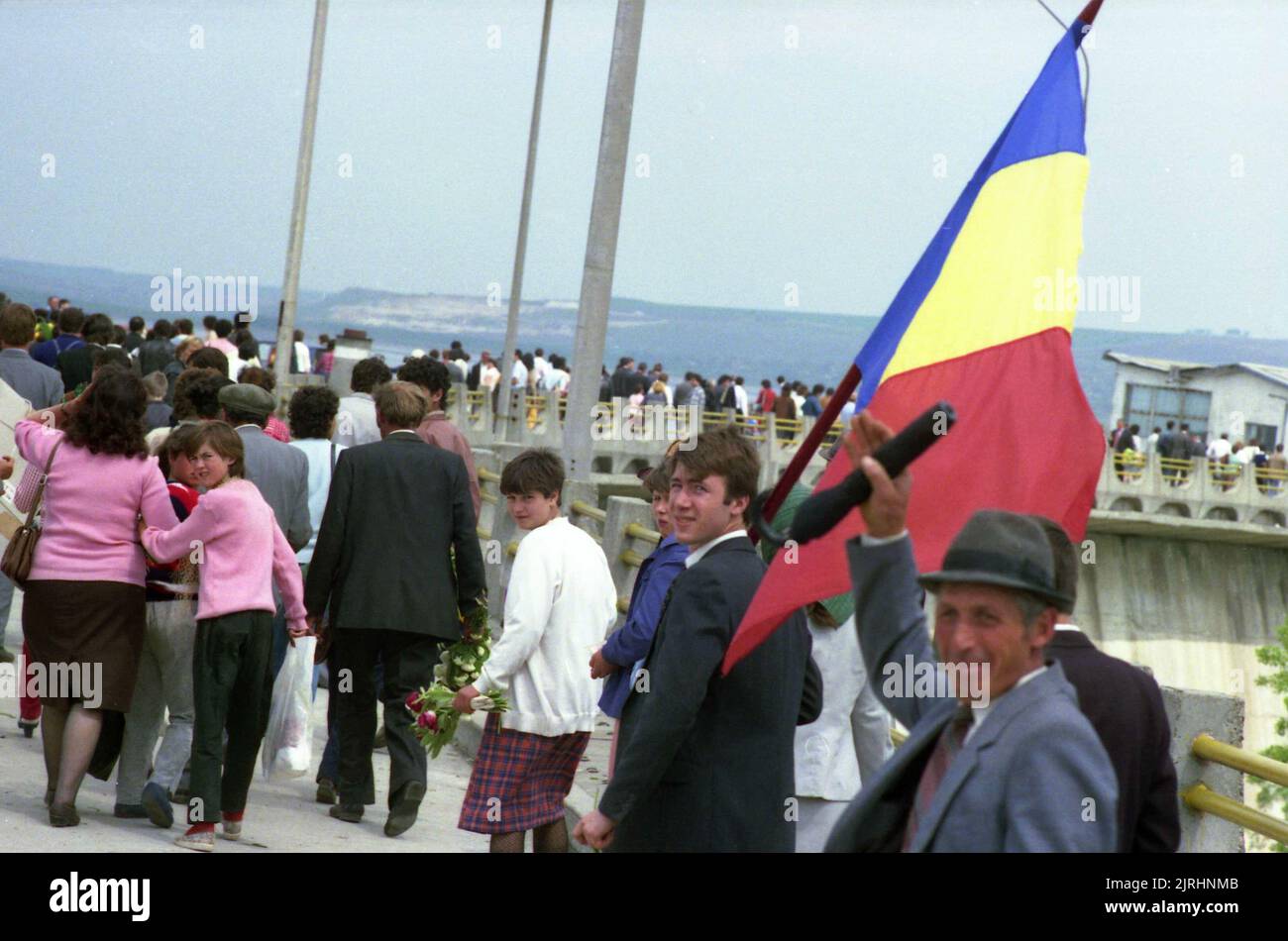 May 6, 1990, Botosani County, Romania. The Bridge of Flowers (Podul de Flori) event along the Prut River, that separated Romania and the Moldavian Socialist Republic. People were allowed for the first time since WWII to cross the border to their 'brothers' without a passport or visa. Stock Photo