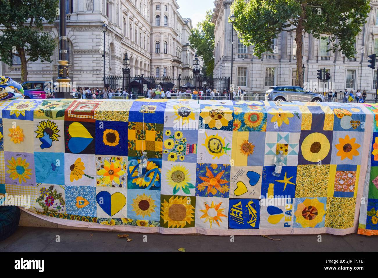 Ukrainian sunflower art hi-res stock photography and images - Alamy