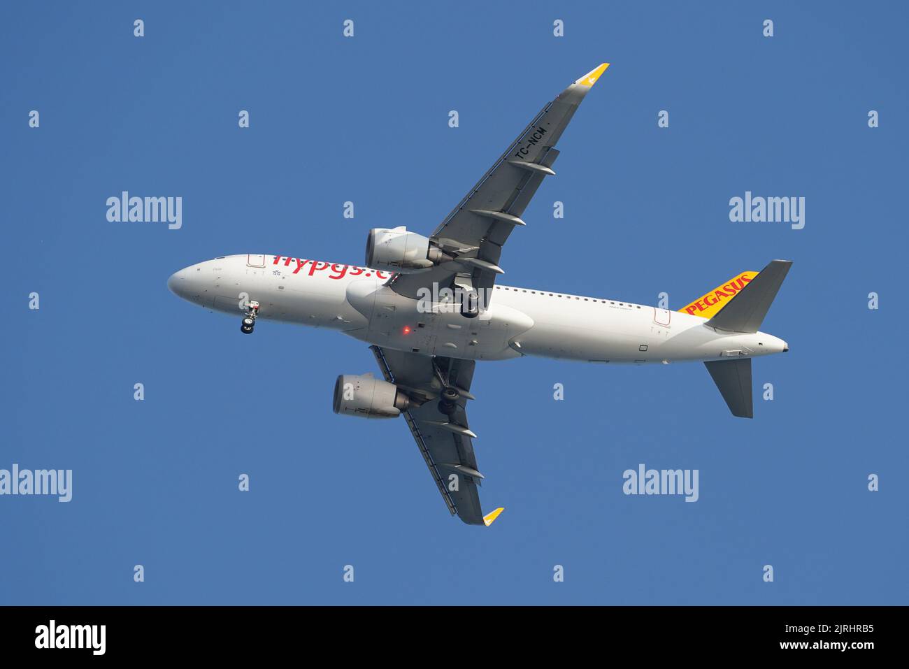 ISTANBUL, TURKEY - MAY 27, 2022: Pegasus Airlines Airbus 320-251N (9488) landing to Istanbul Sabiha Gokcen Airport Stock Photo