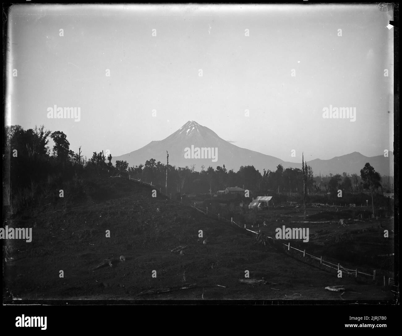 Taranaki taranaki Black and White Stock Photos & Images Alamy