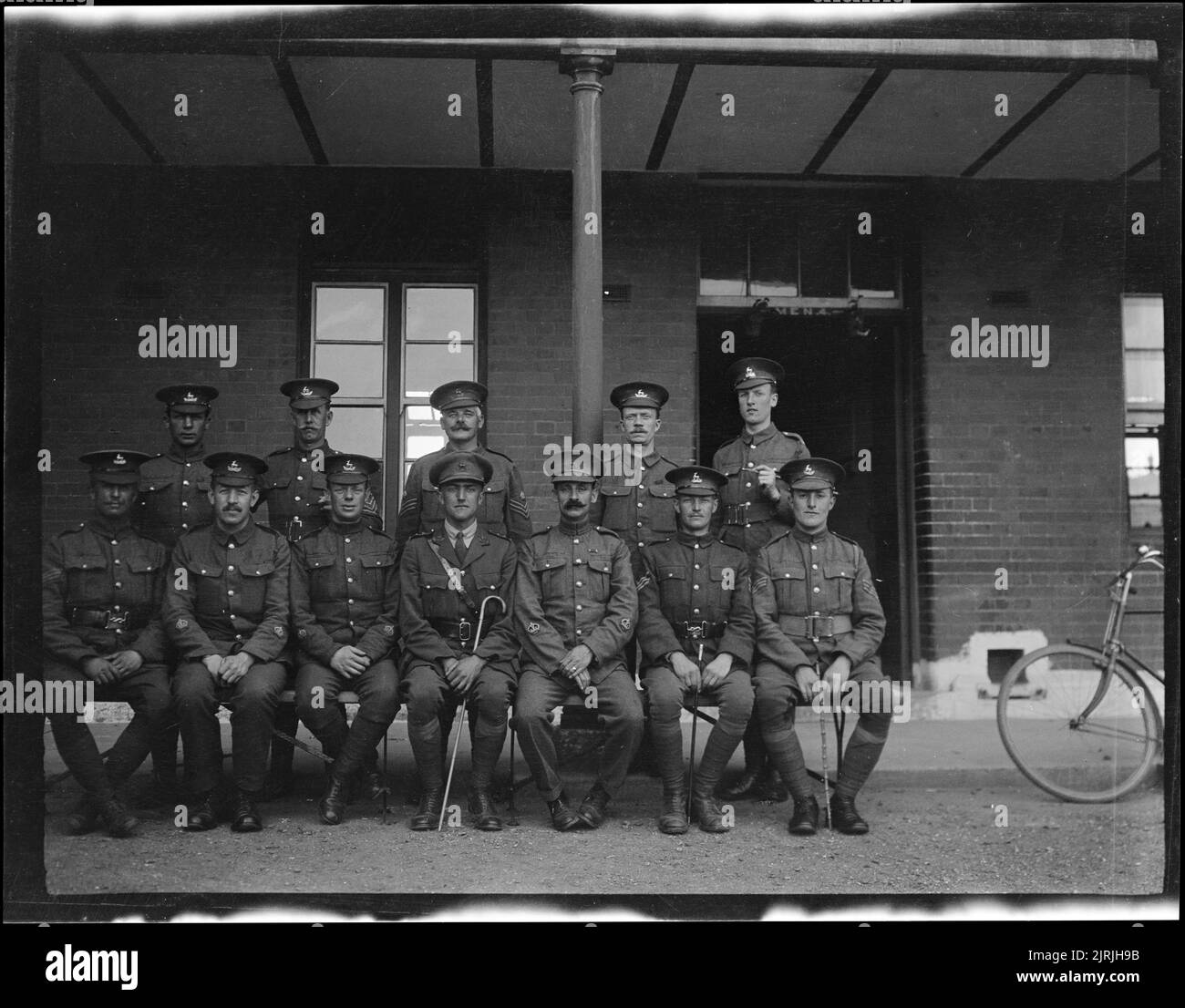 World war one soldiers in camp Black and White Stock Photos & Images ...