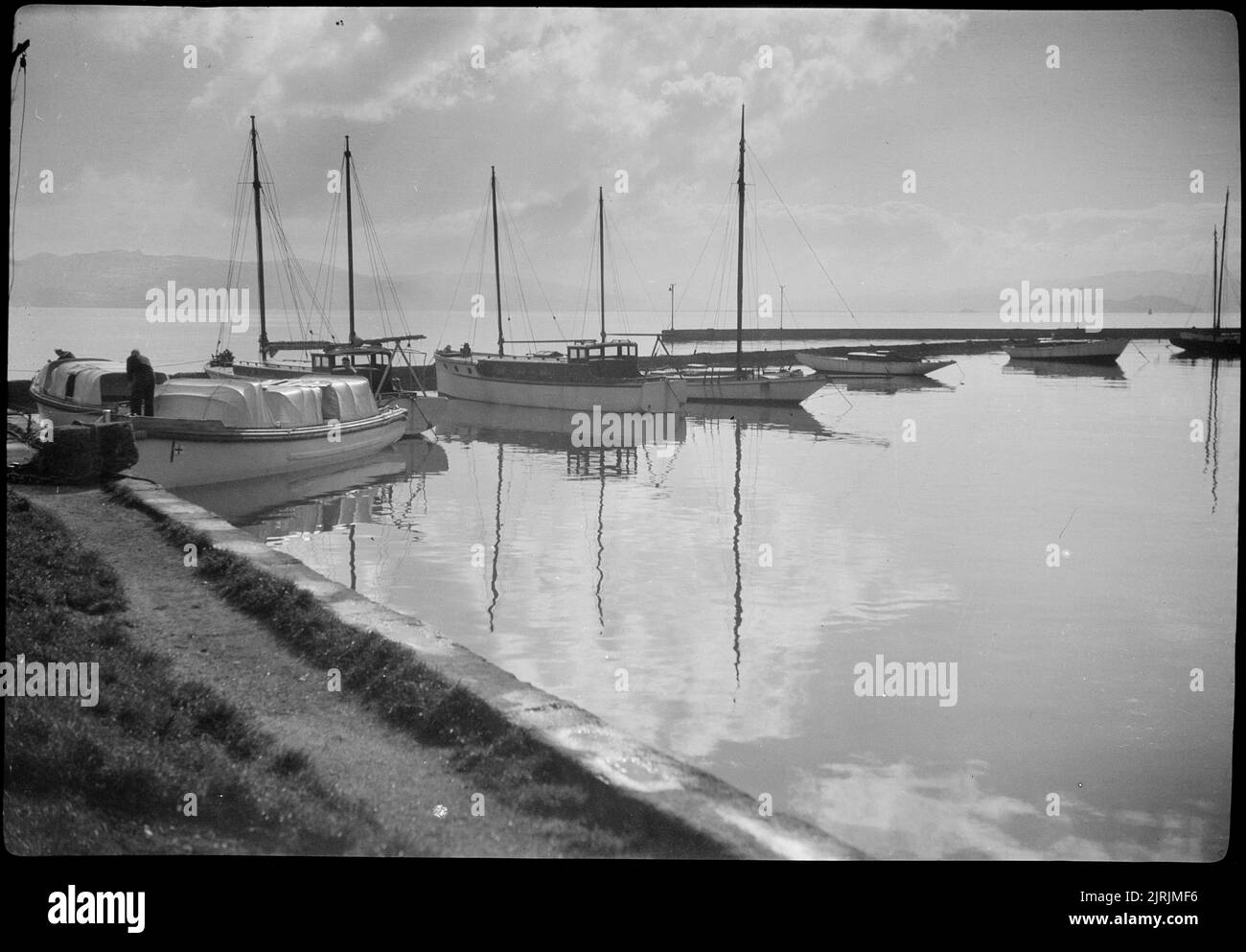 [Yachts in harbour], 1920s-1930s, Wellington, by Roland Searle. Stock Photo