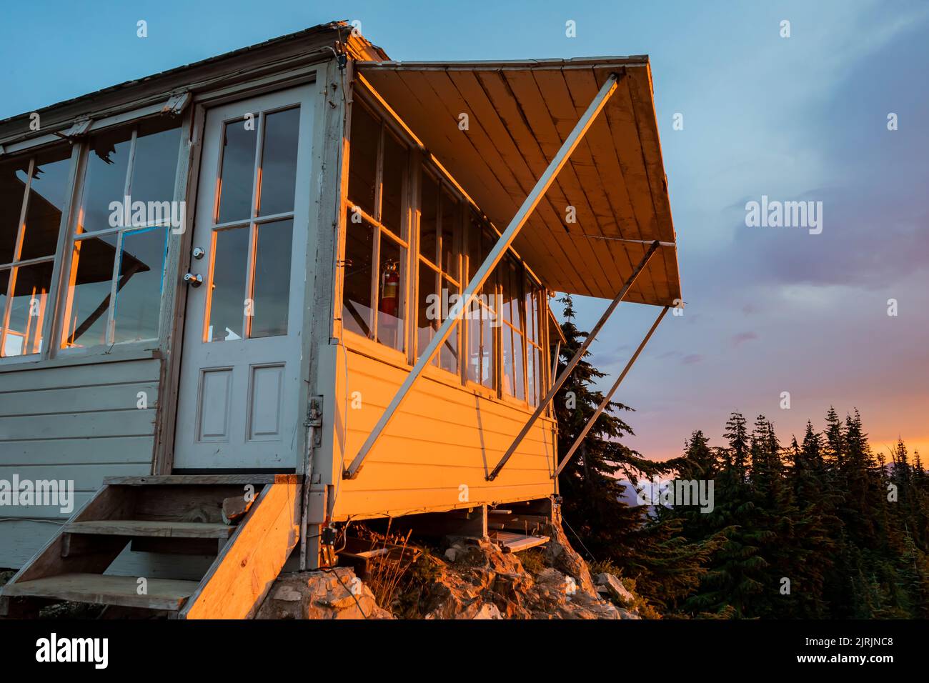 Historic Evergreen Mountain Lookout - Historic Evergreen Mountain Lookout In Sunset Light Mt Bakersnoqualmie National Forest Washington State Usa 2JRJNC8 