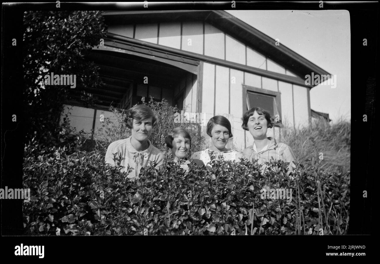 1930s photo of women hi-res stock photography and images - Alamy