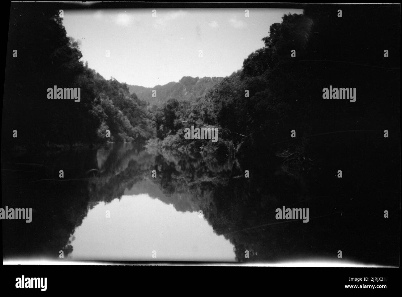 [Wanganui River], 1920s to 1930s, Whanganui River, by Roland Searle