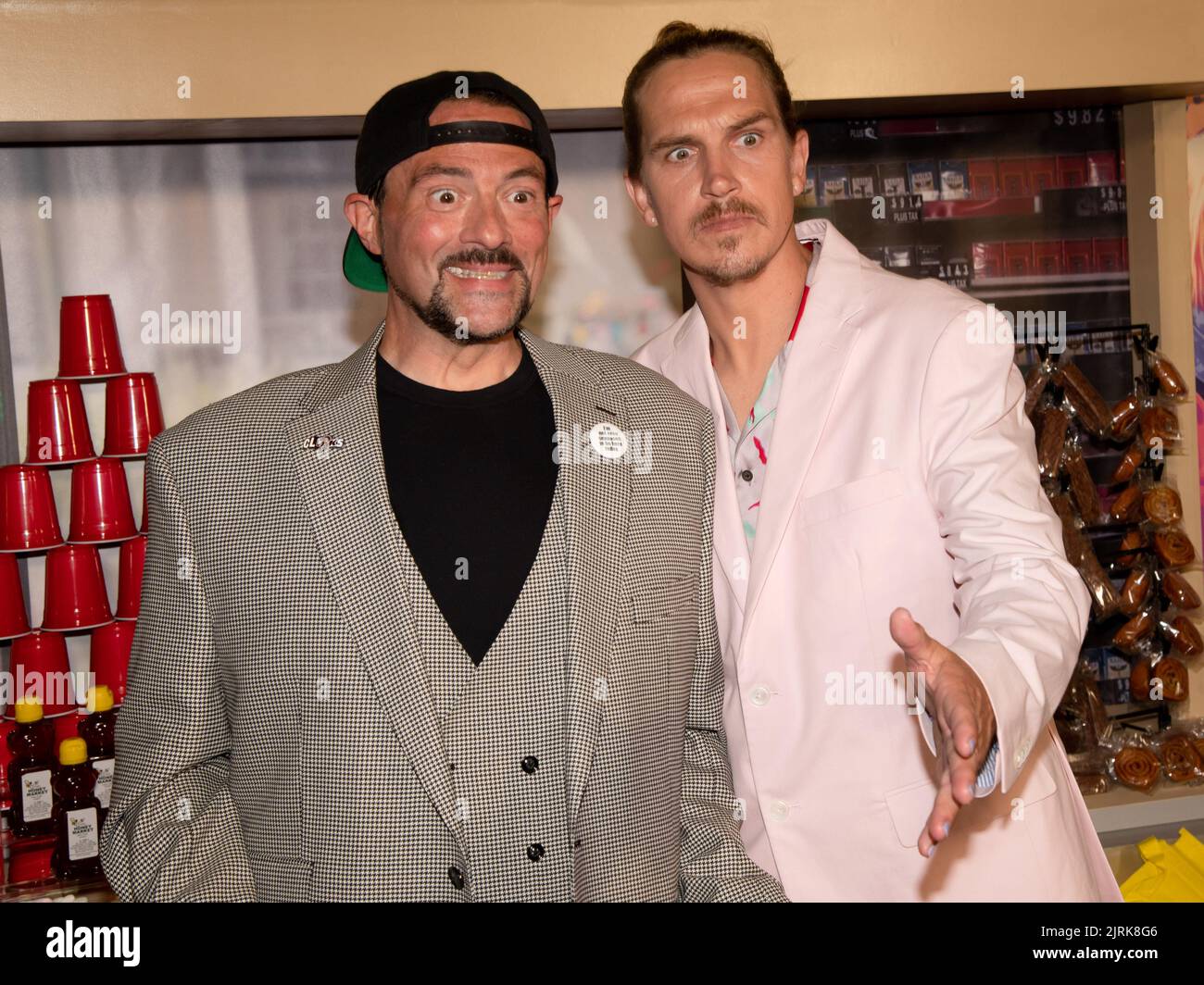 16 August 2022 Los Angeles, California Kevin Smith and Jason Mewes