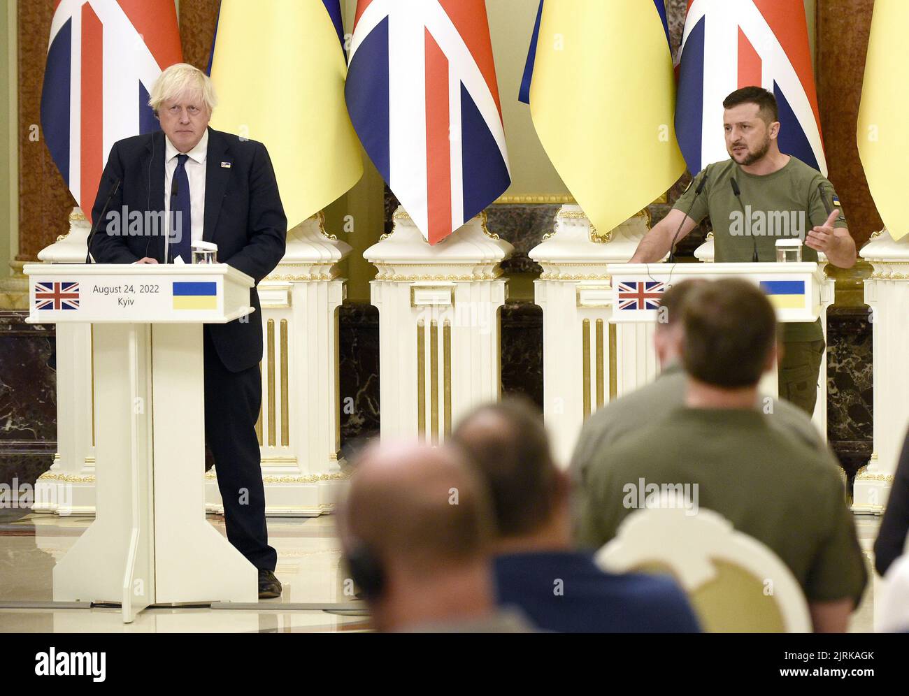 Volodymyr zelenskyy boris johnson hires stock photography and images