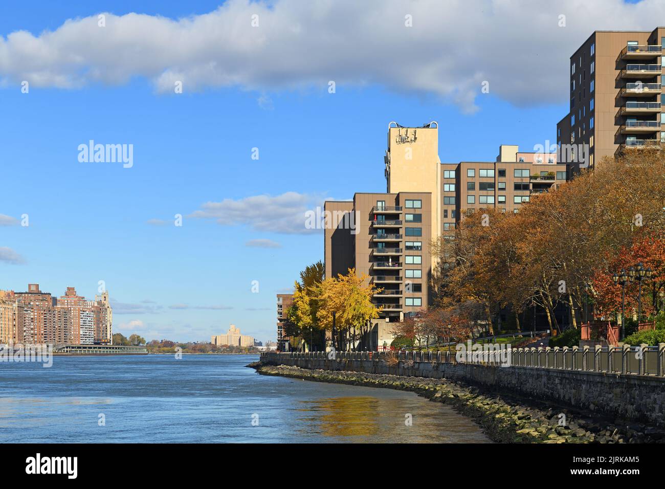 Roosevelt Island, narrow island in New York City East River, within