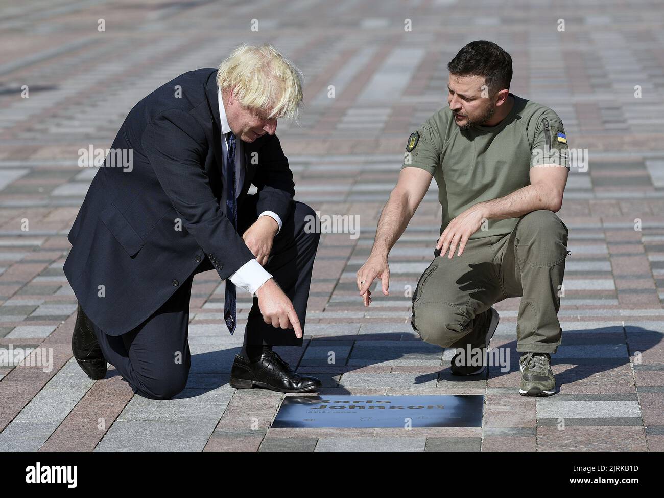 Volodymyr zelenskyy boris johnson hires stock photography and images