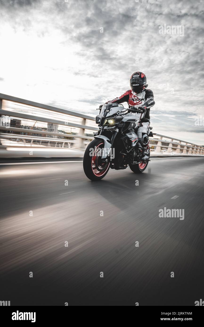 Mt10 Rider A rider riding a Yamaha MT-10 on the street Stock Photo - Alamy