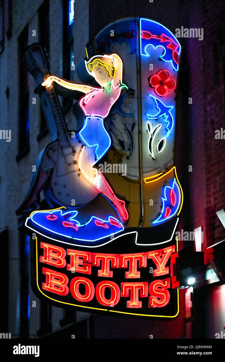Leuchtreklame Betty Boots auf dem Broadway; Nashville, Tennessee, Vereinigte Staaten von Amerika Stock Photo