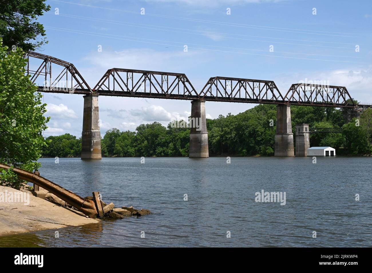 Alte EisenbahnbrŸcke Ÿber den Cumberland River im Shelby Park; Nashville, Tennessee, Vereinigte Staaten von Amerika Stock Photo
