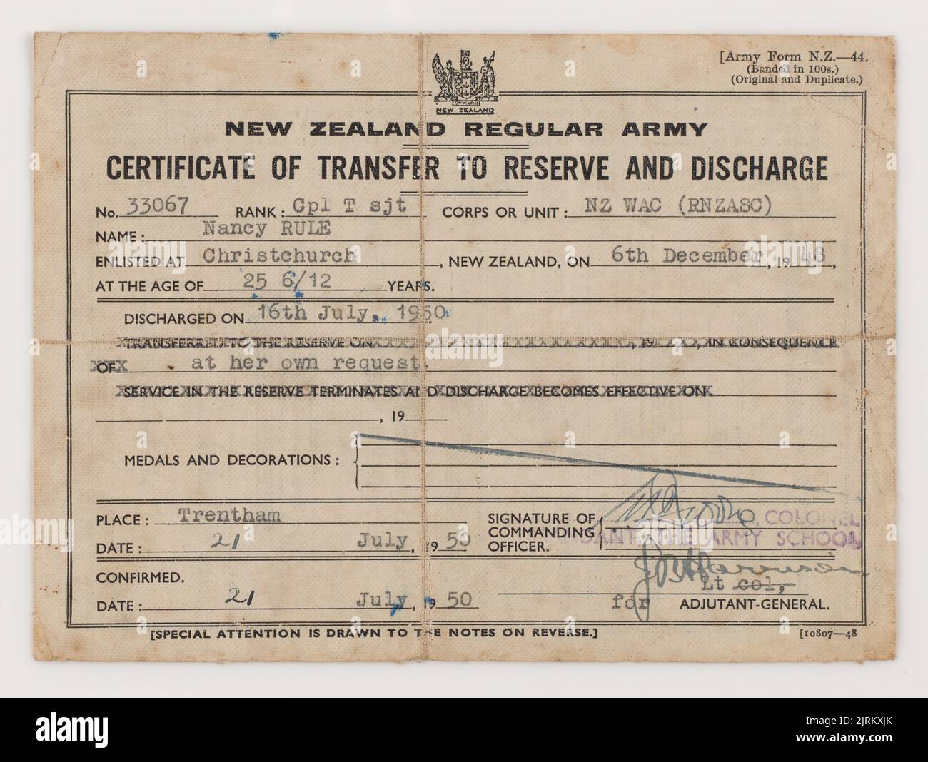 Certificate of Transfer to Reserve and Discharge, Nancy Rule, 21 July 1950, by New Zealand Army. Gift of Glenda Gale, 2018. Stock Photo