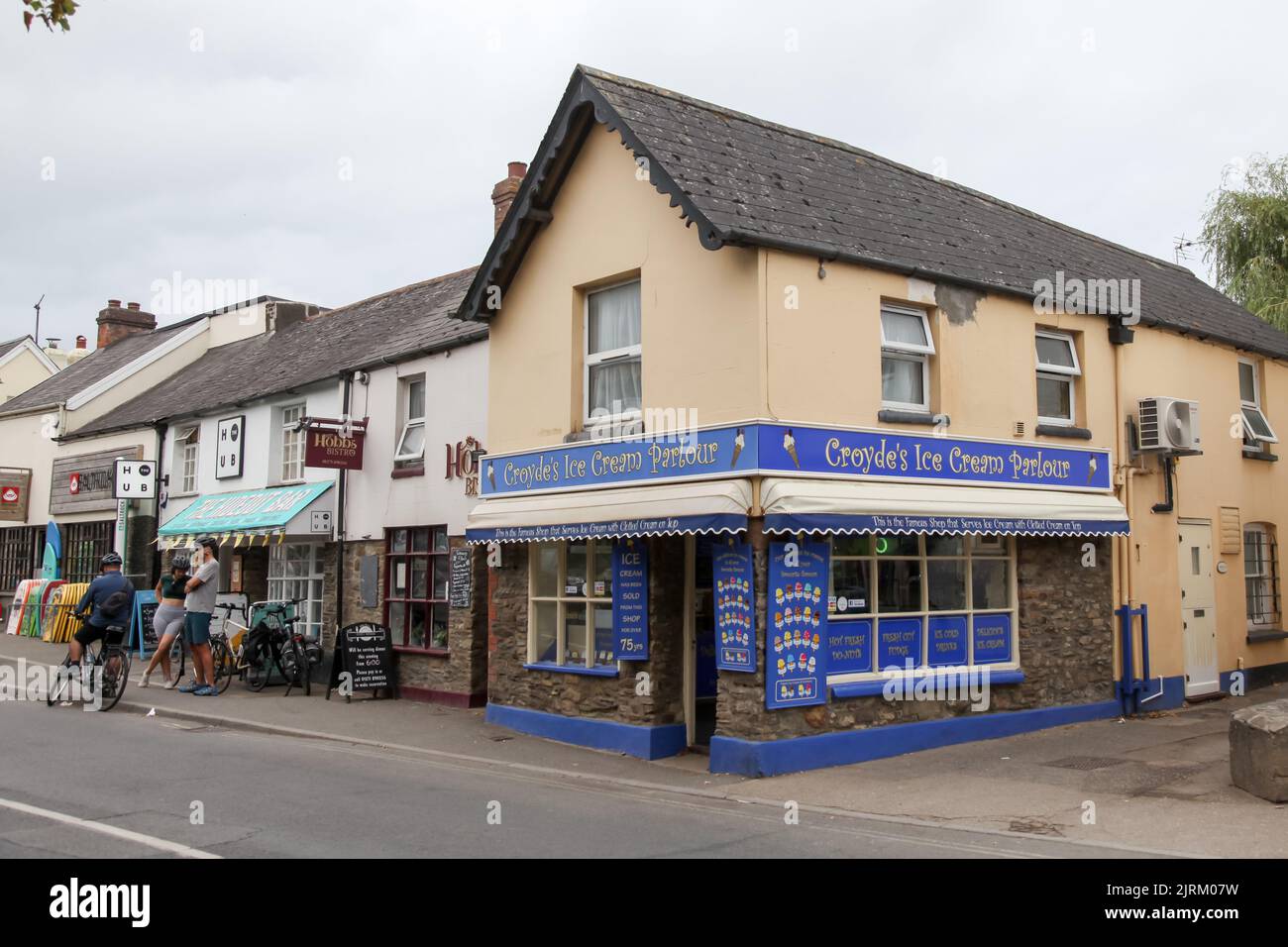 Croyde Ice Cream Parlour, Hobb's Hill, Croyde, North Devon, England, UK, August 2022 Stock Photo